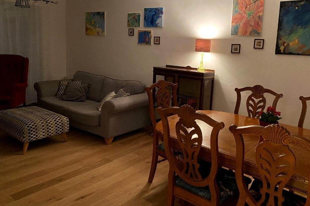 Lovely 3 Bedroom House In The Centre Of Лавенем Экстерьер фото